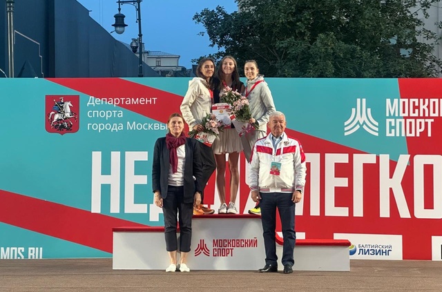 Спортсменка Центра спортивной подготовки, Наталья Спиридонова заняла третье место на международных соревнованиях «День прыжков», которые прошли 9-10 июня 2025г в г. Москва.