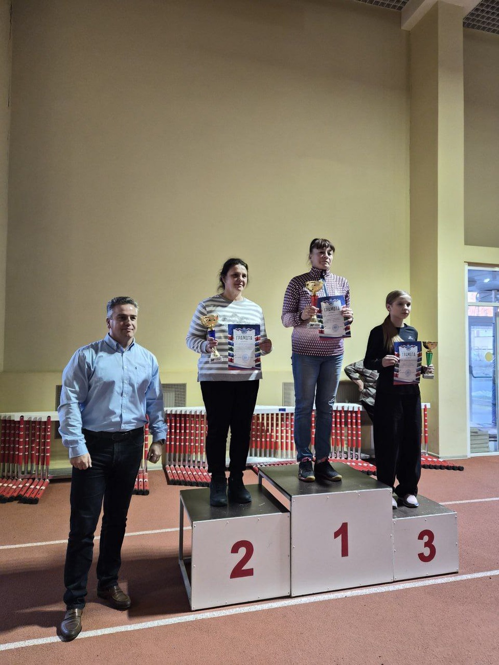 20-22 ноября 2025 года в городе Пскове, в легкоатлетическом манеже стадиона «Машиностроитель», прошло Первенство Псковской области по легкой атлетике среди команд учреждений дополнительного образования спортивной направленности (УДОСН).