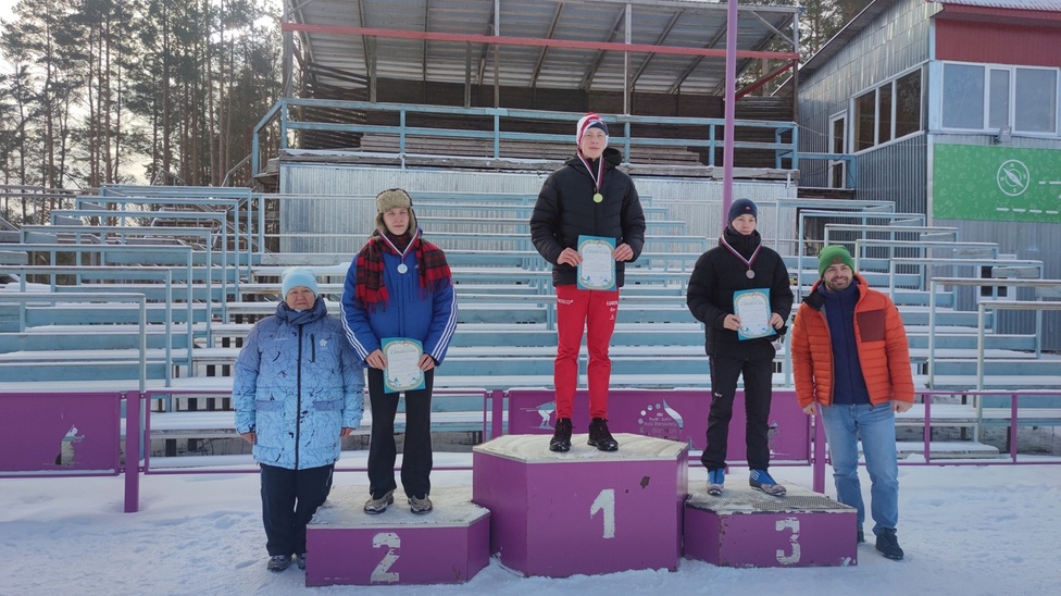 запломбировать новостей одолжить. недопломбировка корневого канала. перелечивание каналов зуба. не запломбированный канал зуба. запломбированный канал в зубе снимок.