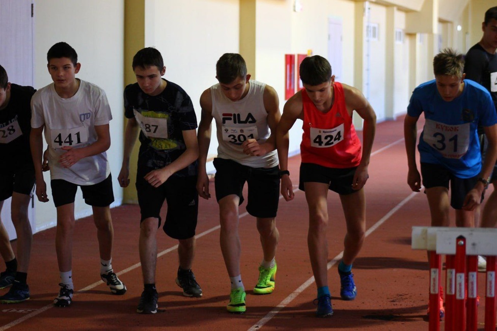 20-22 ноября 2025 года в городе Пскове, в легкоатлетическом манеже стадиона «Машиностроитель», прошло Первенство Псковской области по легкой атлетике среди команд учреждений дополнительного образования спортивной направленности (УДОСН).