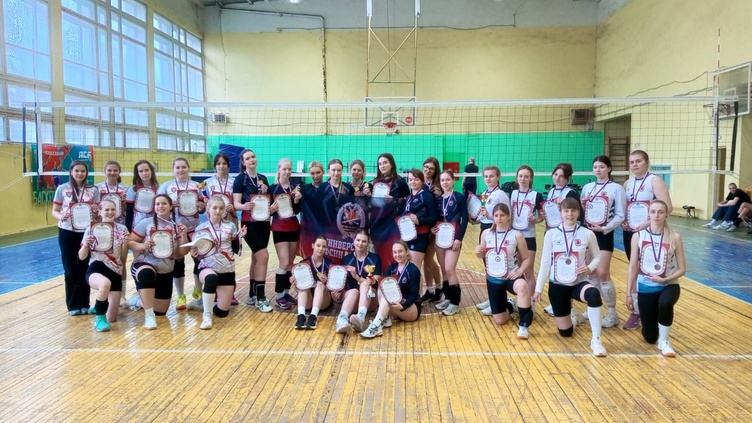Завершился очередной вид 16-ой областной Спартакиады ВУЗов по волейболу среди команд юношей и девушек, проходивший в УСК Псков ГУ.