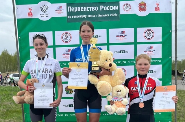 Олеся Семенова заняла 1 место в групповой гонке среди девушек.