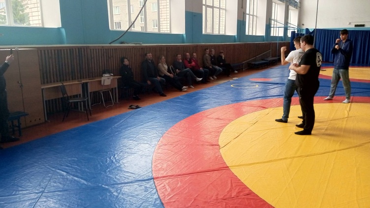 ‎05-06.11.2025, в Великих Луках, на базе академии физической культуры и спорта проходил областной семинар по единоборствам.